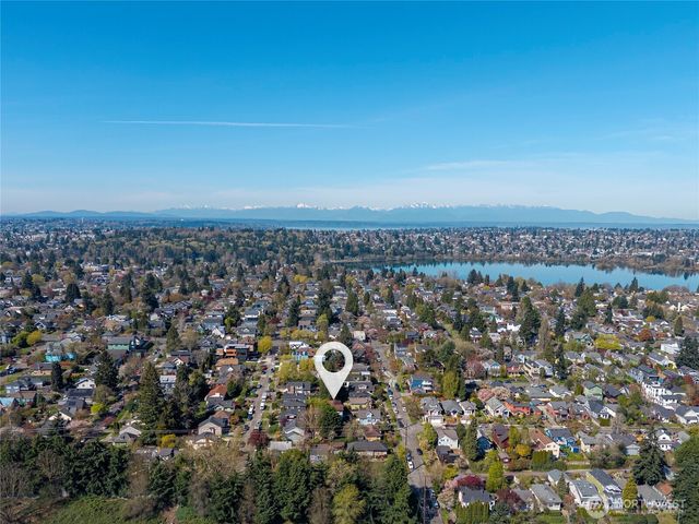 421 NE 60th Street, Seattle, WA 98115
