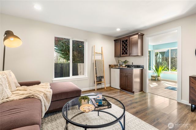 421 NE 60th Street, Seattle, WA 98115