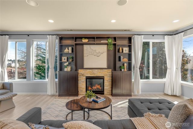 421 NE 60th Street, Seattle, WA 98115