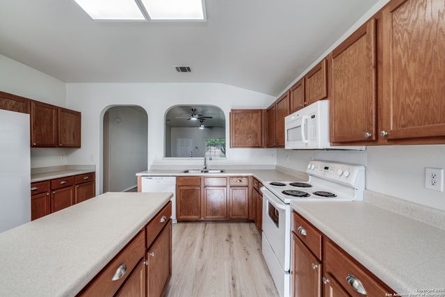 9118 Granberry Pass, Universal City, TX 78148