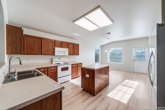 9118 Granberry Pass, Universal City, TX 78148