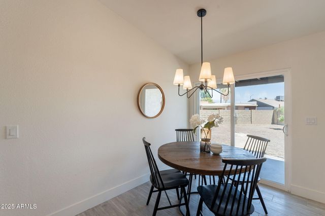 521 E WICKIEUP Lane, Phoenix, AZ 85024