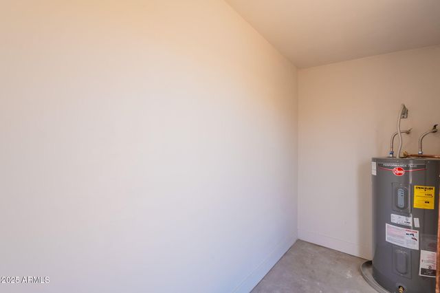 521 E WICKIEUP Lane, Phoenix, AZ 85024