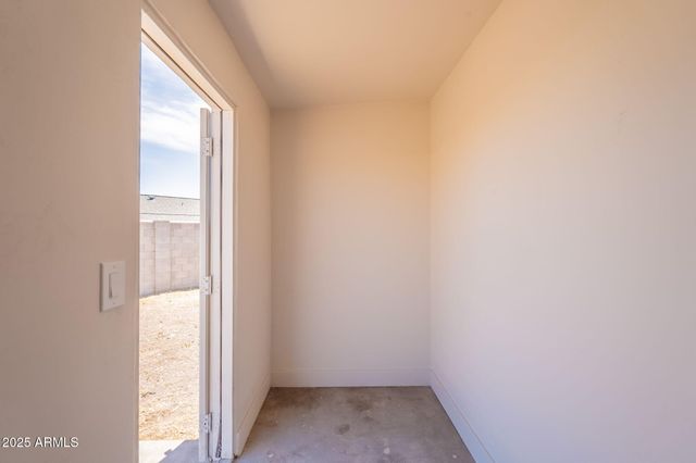 521 E WICKIEUP Lane, Phoenix, AZ 85024