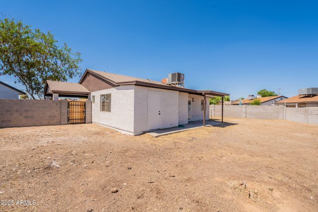 521 E WICKIEUP Lane, Phoenix, AZ 85024