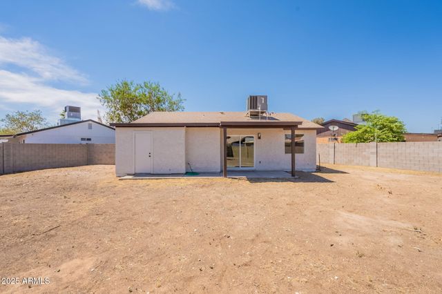 521 E WICKIEUP Lane, Phoenix, AZ 85024