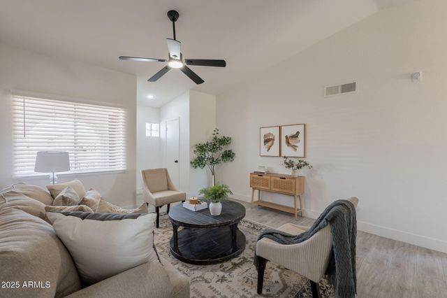 521 E WICKIEUP Lane, Phoenix, AZ 85024