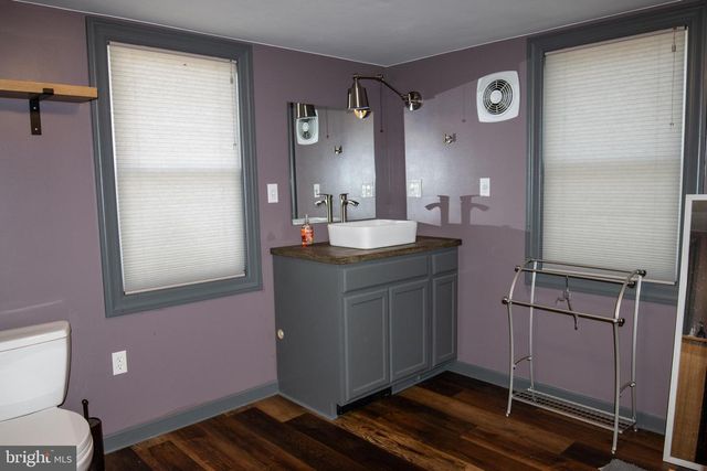 2130 E MAIN ST, Valley View, PA 17983