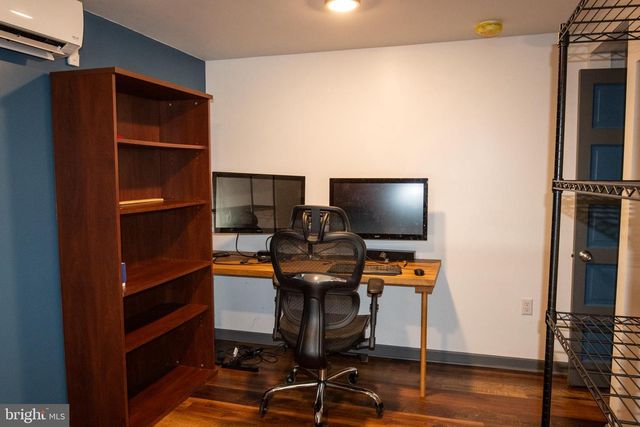 2130 E MAIN ST, Valley View, PA 17983