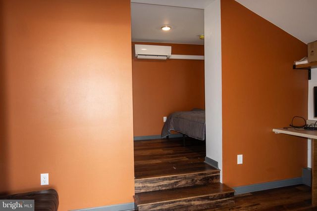 2130 E MAIN ST, Valley View, PA 17983