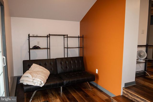 2130 E MAIN ST, Valley View, PA 17983