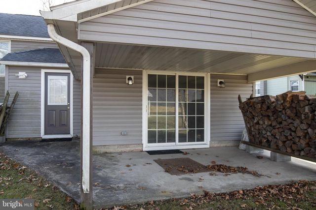 2130 E MAIN ST, Valley View, PA 17983