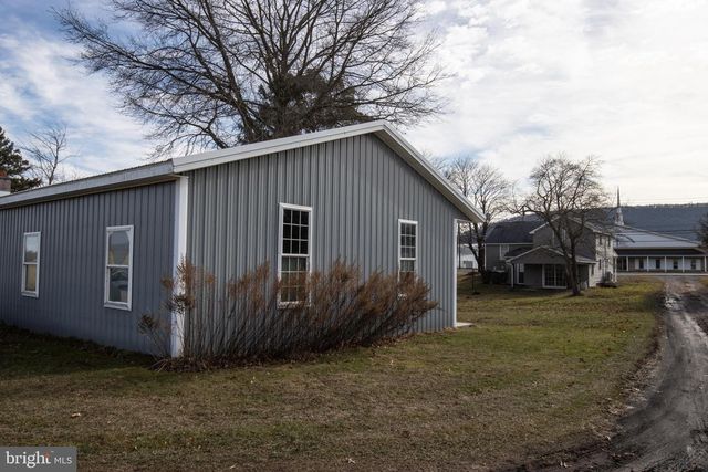 2130 E MAIN ST, Valley View, PA 17983