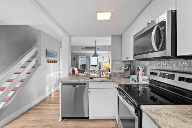 9 Tanglewood Dr Apt 906, Hilton Head Island, SC 29928