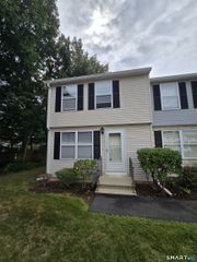 25 Summersweet Drive 25, Glastonbury, CT 06033