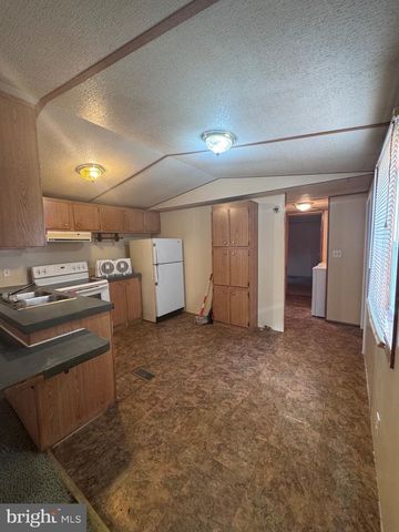 2033 ESHELMAN ST, Middletown, PA 17057