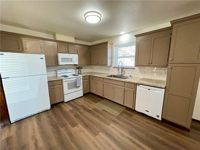 1307 S Ithaca Avenue, Russellville, AR 72801