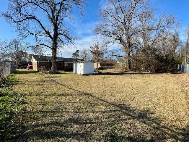 1307 S Ithaca Avenue, Russellville, AR 72801