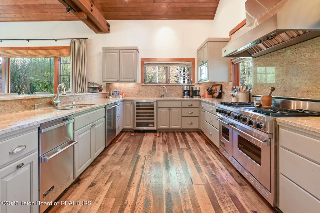 2740 W RAPTOR VIEW Lane, Jackson, WY 83001 photo 8