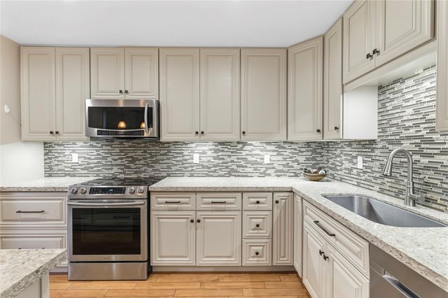 12688 Briar Patch Road, Houston, TX 77077