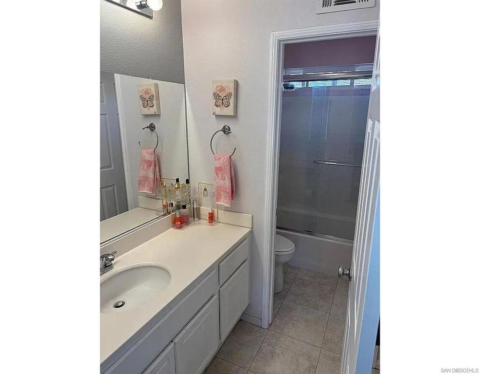 Image 11 of property listing at 2995 W Canyon, San Diego, CA 92123
