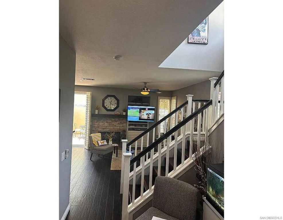 Image 3 of property listing at 2995 W Canyon, San Diego, CA 92123