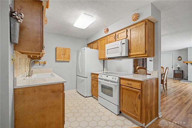 8858 Washington Colony Drive, Centerville, OH 45458