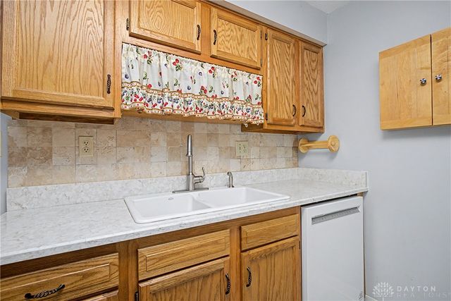 8858 Washington Colony Drive, Centerville, OH 45458