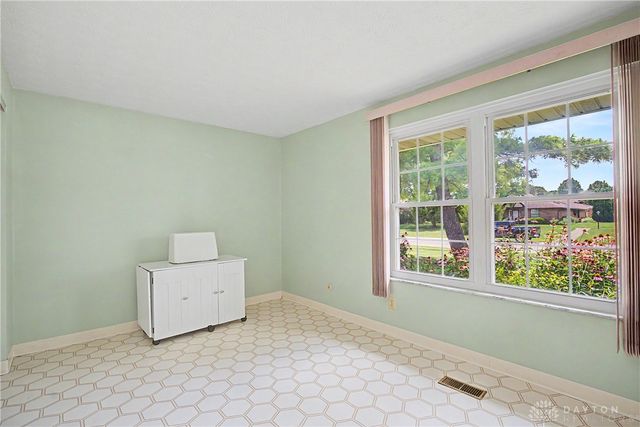 8858 Washington Colony Drive, Centerville, OH 45458
