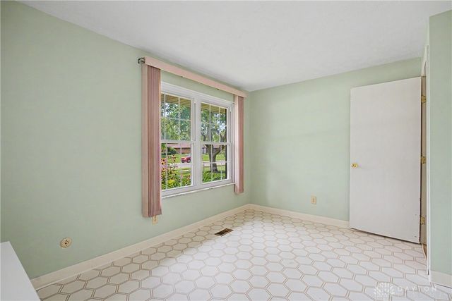 8858 Washington Colony Drive, Centerville, OH 45458