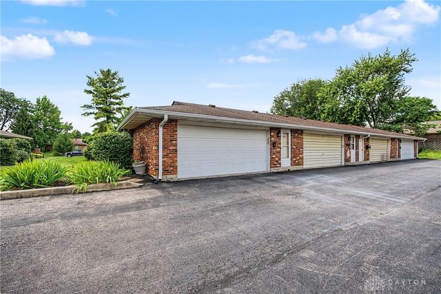 8858 Washington Colony Drive, Centerville, OH 45458