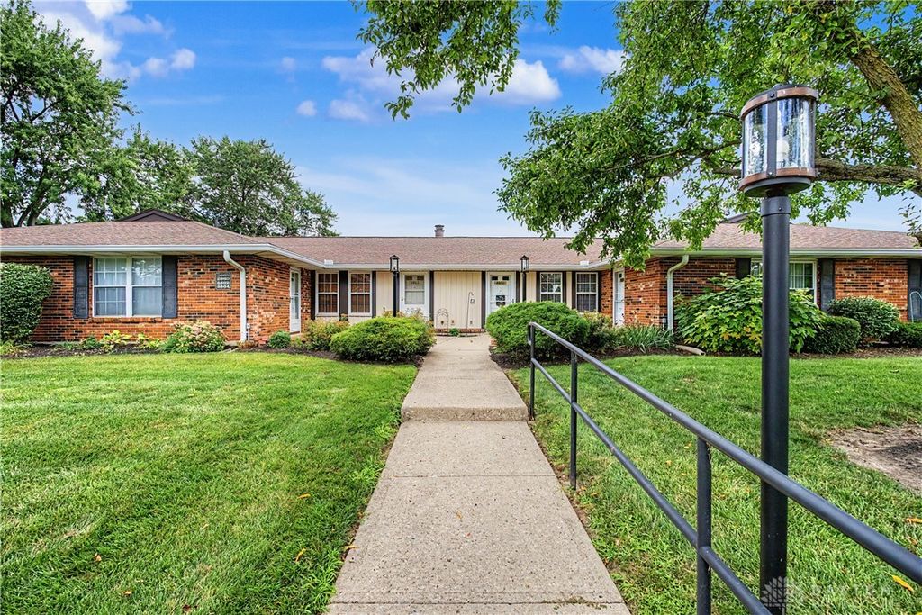8858 Washington Colony Drive, Centerville, OH 45458