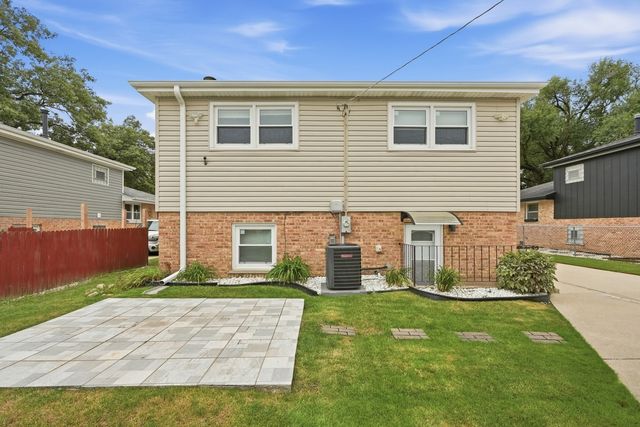 11748 S Laporte Avenue, Alsip, IL 60803