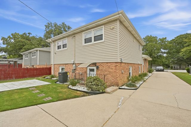 11748 S Laporte Avenue, Alsip, IL 60803