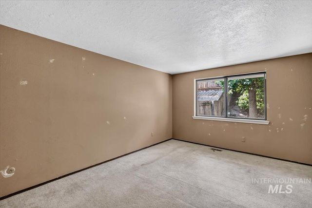 3439 S Raindrop Ct, Boise, ID 83706
