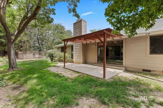 3439 S Raindrop Ct, Boise, ID 83706