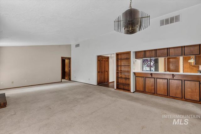 3439 S Raindrop Ct, Boise, ID 83706