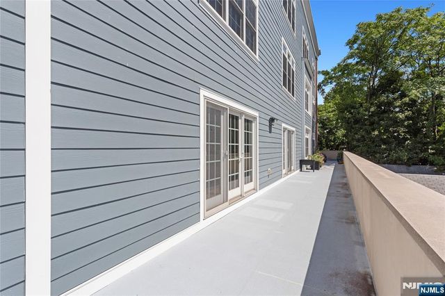 1677 Springfield Avenue 2, Maplewood, NJ 07040