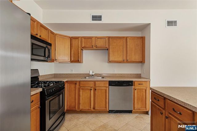 1677 Springfield Avenue 2, Maplewood, NJ 07040