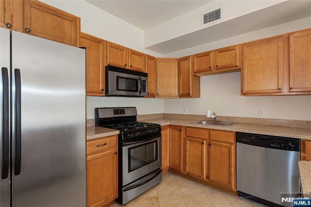1677 Springfield Avenue 2, Maplewood, NJ 07040