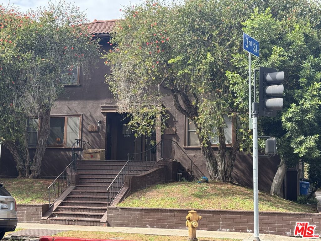 301 S Norton Avenue, Los Angeles, CA 90020 — exterior
