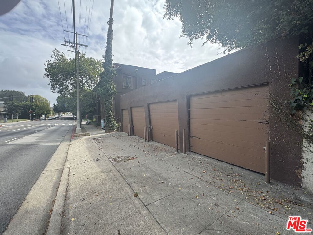 301 S Norton Avenue, Los Angeles, CA 90020 — photo 3