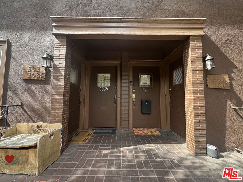 301 S Norton Avenue, Los Angeles, CA 90020 — photo 4
