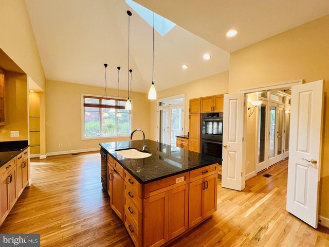 1312 KURTZ RD, Mclean, VA 22101