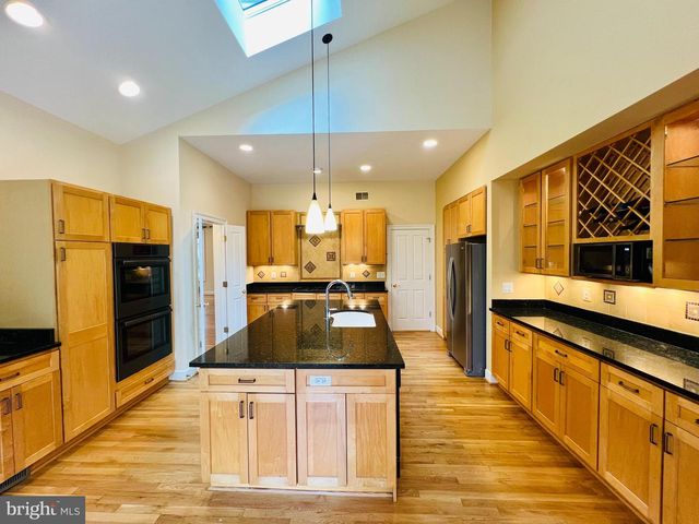 1312 KURTZ RD, Mclean, VA 22101