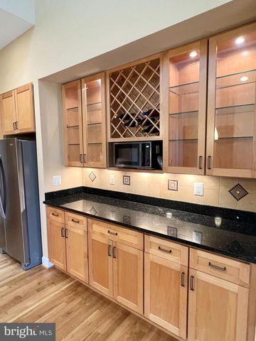 1312 KURTZ RD, Mclean, VA 22101