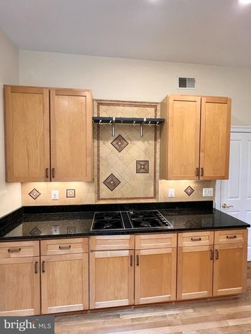 1312 KURTZ RD, Mclean, VA 22101