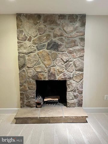 1312 KURTZ RD, Mclean, VA 22101