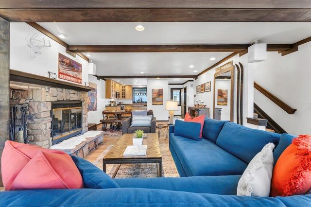 227 Olympic Valley Rd Unit 15, Olympic Valley, CA 96146