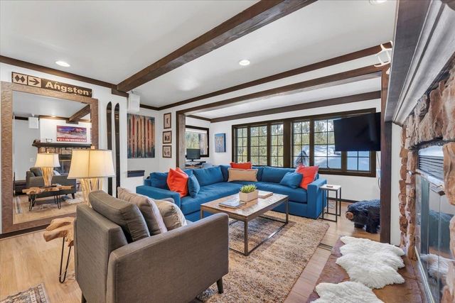 227 Olympic Valley Rd Unit 15, Olympic Valley, CA 96146